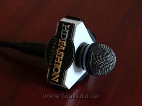Насадка для микрофона треугольная с объемным логотипом